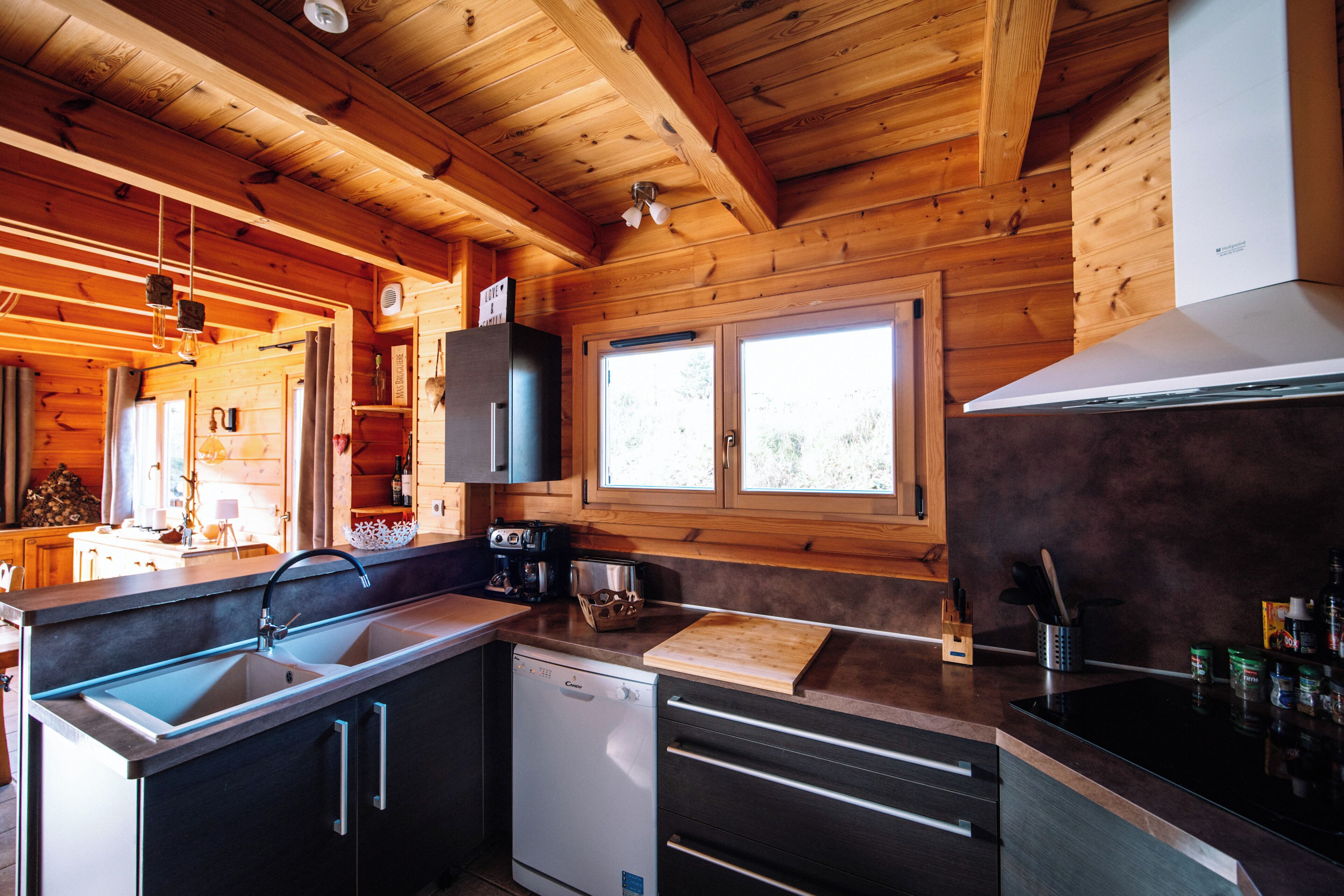 冰箱、微波炉、烤箱、炉灶