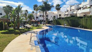 Apartamento | Piscina | Una piscina al aire libre