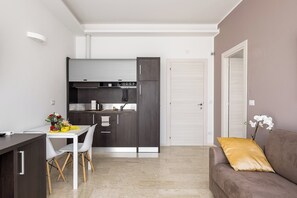 Departamento, balcón | Cocina privada | Cafetera de espresso y tetera eléctrica 