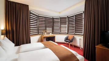 Double Room, 1 Queen Bed, Non Smoking, Private Bathroom