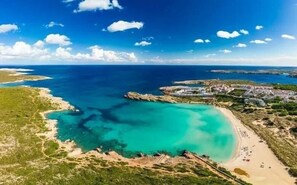 Beach nearby - Lovely 2 bed apartment 8 mins walk to turquoise sea and golden sand beach  (Son Parc)