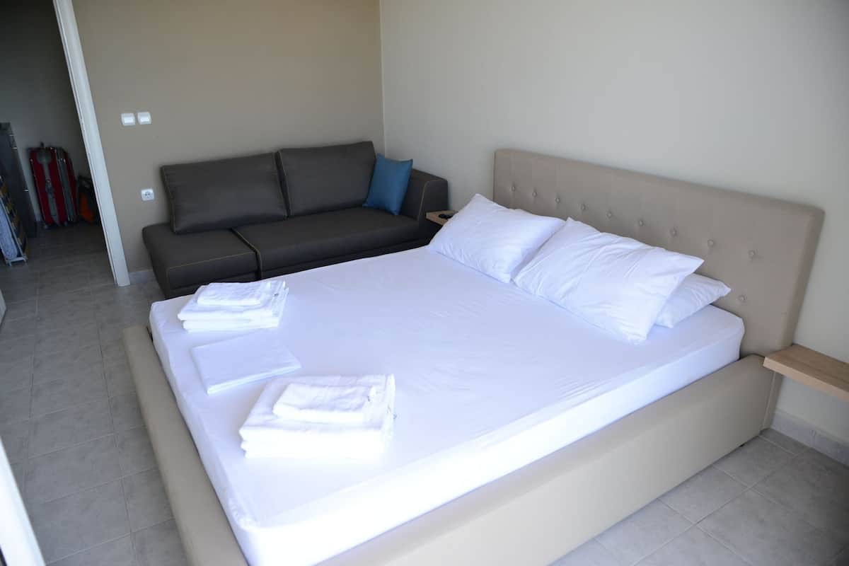 1 bedroom, blackout curtains, soundproofing, iron/ironing board