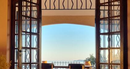 Côte d’Azur: Charming Holiday Home in Le Rayol with Breathtaking Views