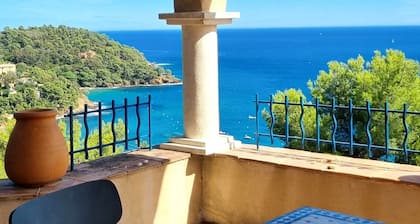 Côte d’Azur: Charming Holiday Home in Le Rayol with Breathtaking Views