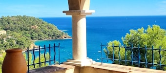 Côte d’Azur: Charming Holiday Home in Le Rayol with Breathtaking Views