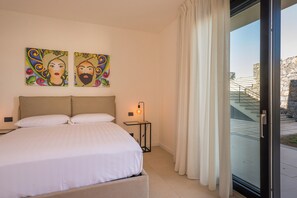6 bedrooms, WiFi, bed sheets