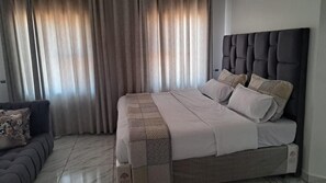 4 habitaciones, tabla de planchar con plancha y wifi gratis 