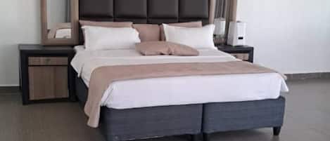 4 habitaciones, tabla de planchar con plancha y wifi gratis