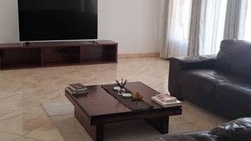 Casa | Área de sala de estar | Televisión