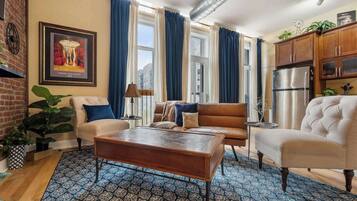 Een televisie en een kantoor