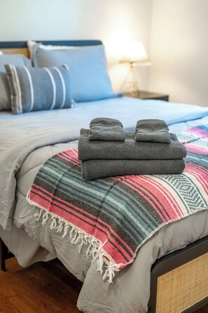 3 bedrooms, iron/ironing board, WiFi, bed sheets