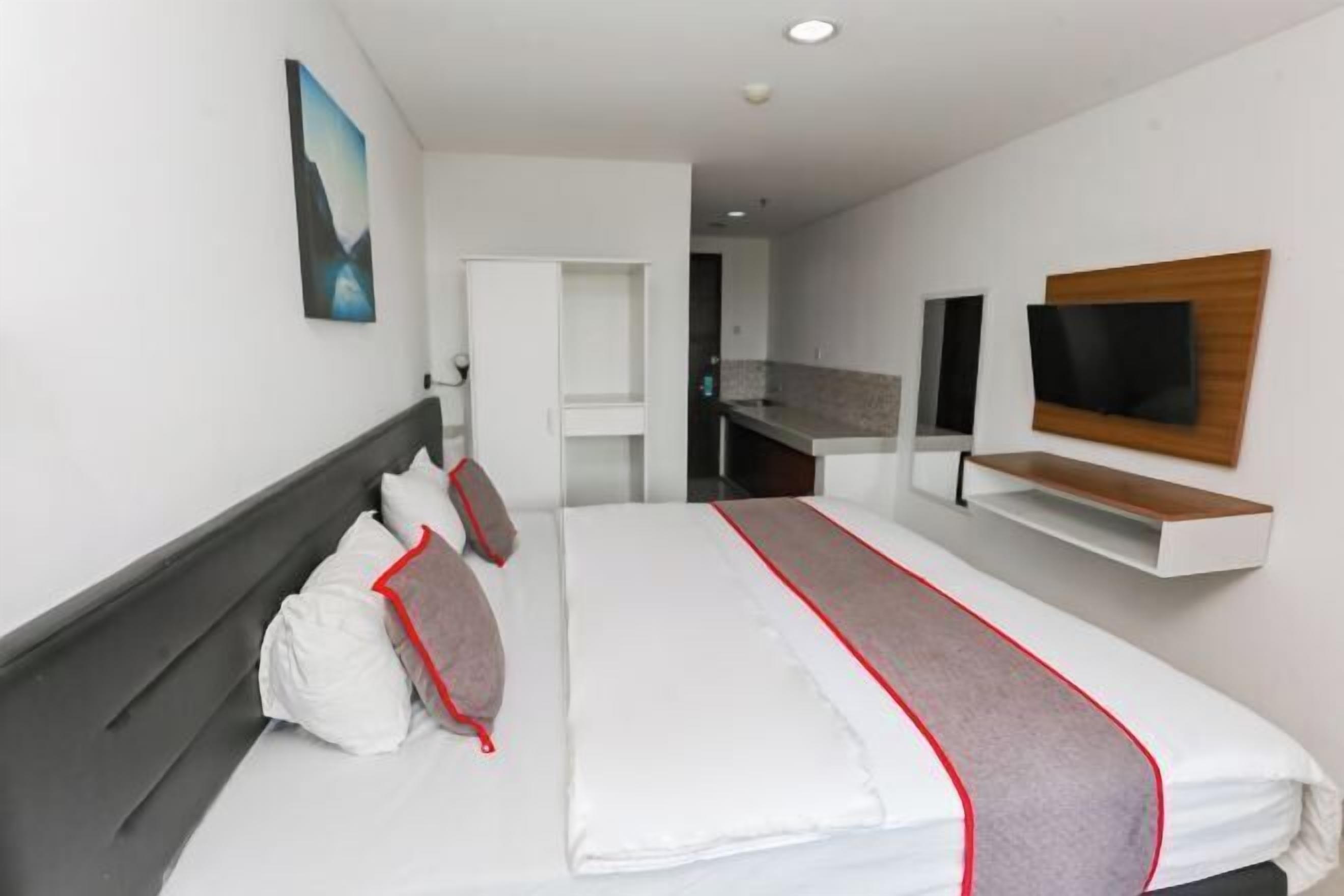 Bureau, espace de travail pour ordinateur portable, Wi-Fi gratuit