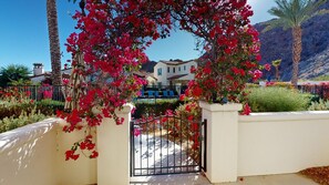 Property grounds - LV317 3BR-3BA Townhome, Poolside with Mnt Views (La Quinta)