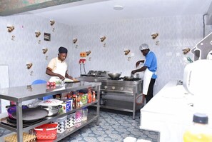 Restaurant - A & B Cozy Apartments (Kitale)