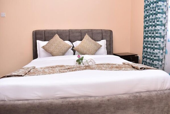 Executive Apartment, Balcony, Mountain View