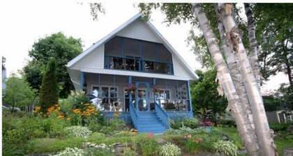 Chalet Le Romain | Lakeside • Outdoor Fire