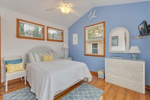 5 bedrooms, iron/ironing board, WiFi, bed sheets - Beachy Keen: Steps to Sand, Miles from Stress (Avalon)
