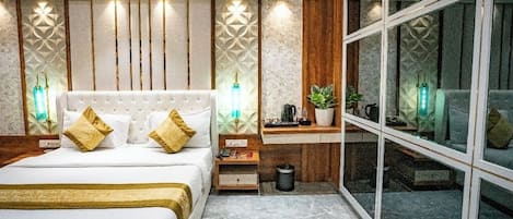 Suite Room with Bathtub | Free WiFi, bed sheets