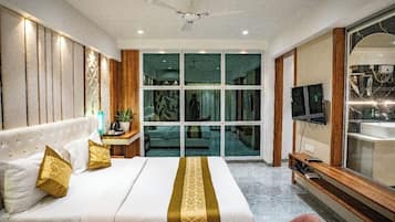 Suite Room with Bathtub | Free WiFi, bed sheets