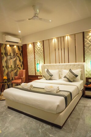 Suite Room with Bathtub