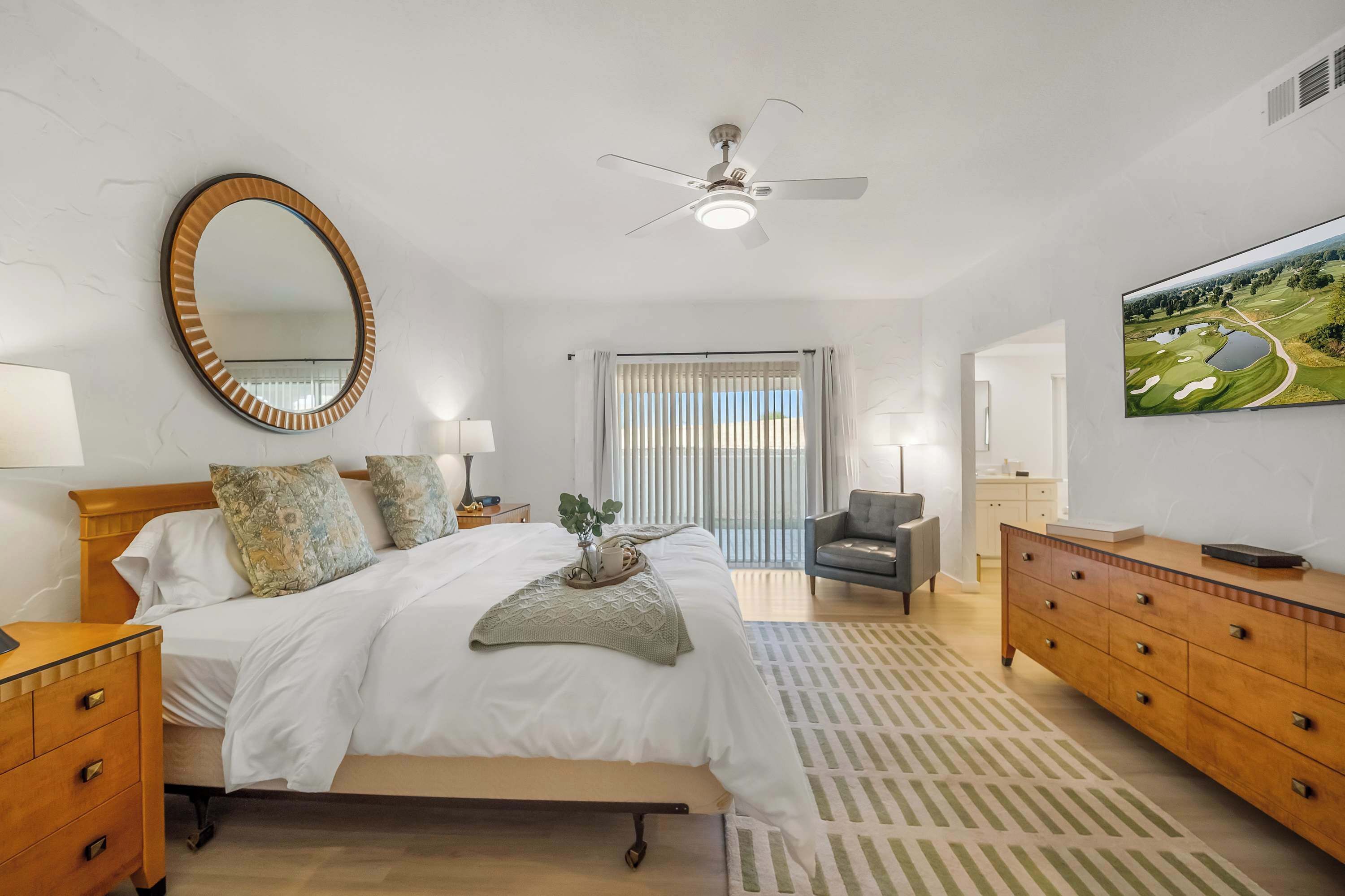 3 bedrooms, iron/ironing board, WiFi, bed sheets