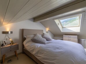 2 bedrooms