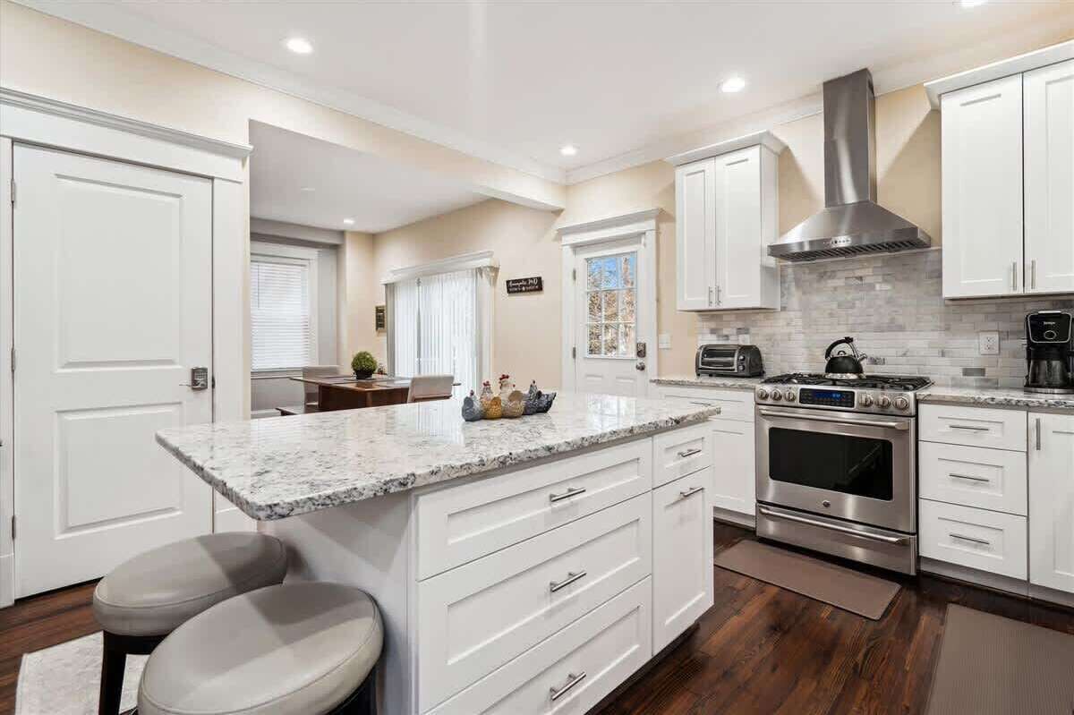 Oppvaskmaskin, kaffetrakter/tekoker og kjøkkenutstyr