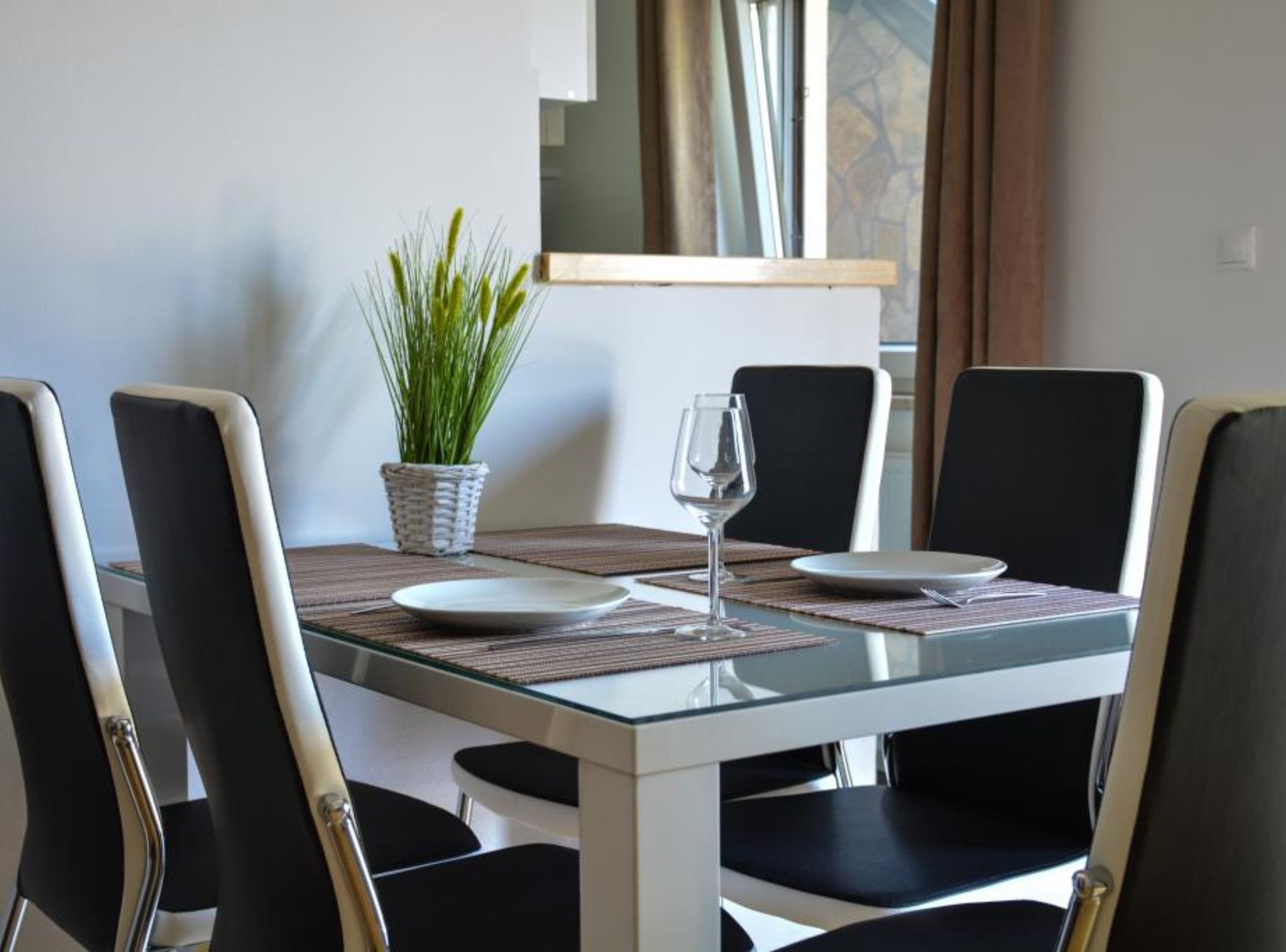 Appartement (One Bedroom Apartment) | Dineerruimte