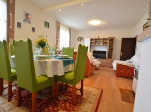 Apartment (Family Room with Private Bathroom 8) | Dining room - Zevnik Quiet Retreat With Stunning Views and Equestrian Activities (Brežice)