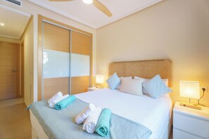 2 chambres, fer et planche à repasser, lit parapluie, Wi-Fi gratuit