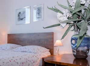 Apartment (Two Bedroom Apartment with Balcony an)