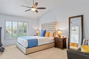 5 عدّة غرف نوم ومكتب ومكواة/لوح كي وسرير سفر