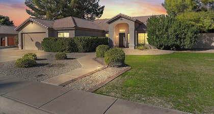 Family Fun Escape - Pool, Hot Tub, Game Room