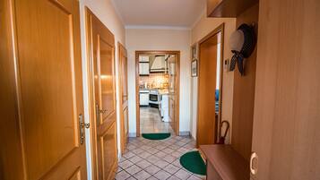 Apartment (Three Bedroom Apartment) | Lobby