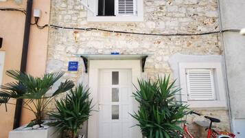 House (Three Bedroom Holiday Home) | Exterior