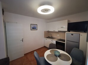House (Three Bedroom Holiday Home) | Private kitchen - Sea View Holiday Home Umag (Umag)