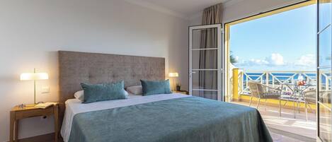 4 dormitoris, planxa i posts de planxar i roba de llit