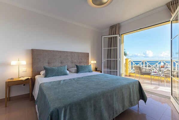 4 chambres, fer et planche à repasser, draps fournis