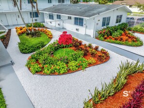 Property grounds - Modern Studio | Gym & Parking Close to Aventura (Miami)