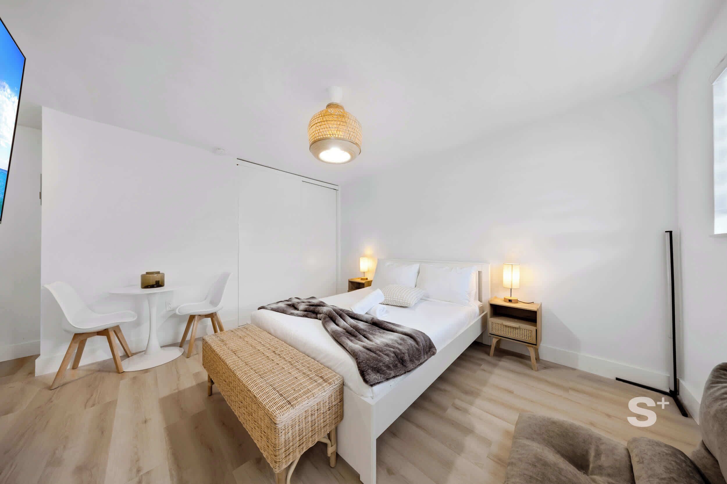 Bügeleisen/Bügelbrett, WLAN, Bettwäsche