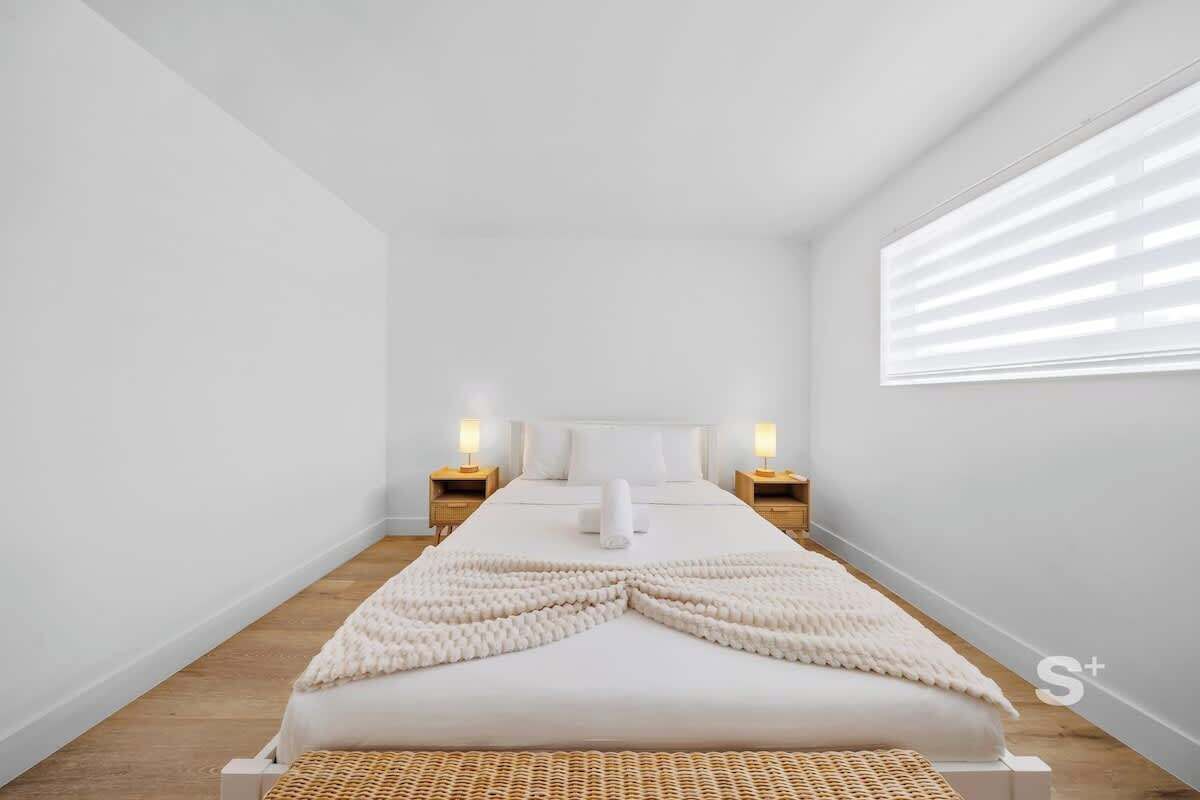 1 slaapkamer, een strijkplank/strijkijzer, wifi, beddengoed