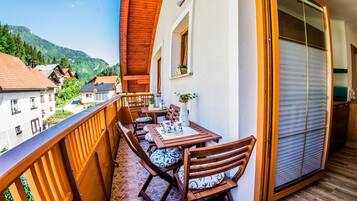 Apartment (One Bedroom Apartment with Balcony) | Balcony