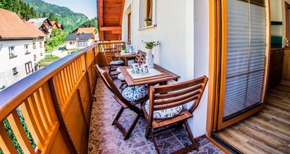 Riverside Pines Luce Apartments With Balcony