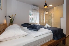5 dormitorios, tabla de planchar con plancha, wifi y ropa de cama