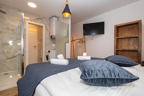 5 bedrooms, iron/ironing board, WiFi, bed sheets - Grand Stone Casa Ciccarelli by Irundo  (Pucišca)
