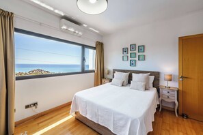 5 soverom, strykejern/-brett, wi-fi og sengetøy