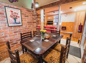 อพาร์ทเมนท์ (Two Bedroom Apartment with Terrace) | ห้องรับประทานอาหาร