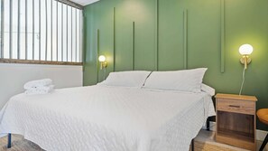 2 slaapkamers, een strijkplank/strijkijzer, wifi, beddengoed