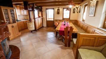 Casa de campo (Two Bedroom Country House) | Comedor