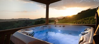 Vivid Hillside Country House With Hot-tub and Sauna